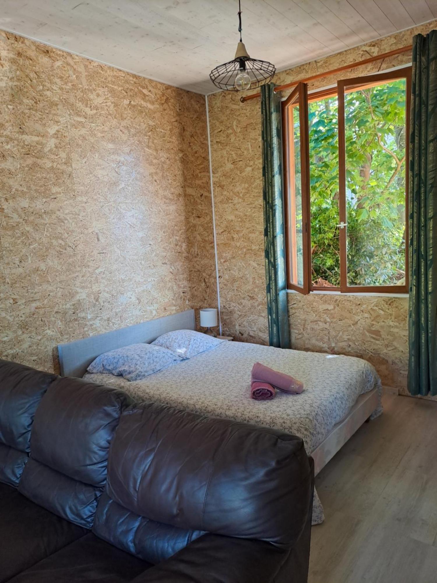 Kilometre 99 Aparthotel Pont-Sur-Yonne Екстериор снимка